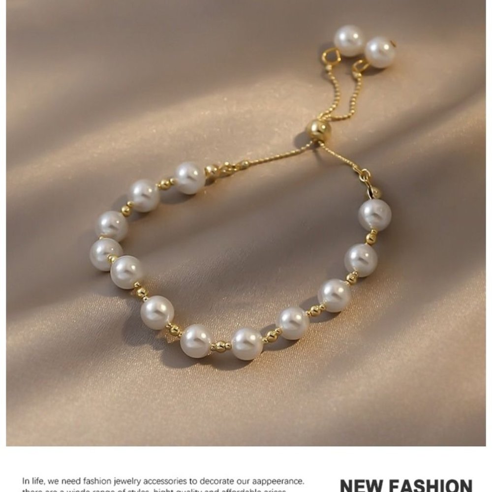 Elegant Artificial Pearl Charm Bracelets - Picture 2 of 5